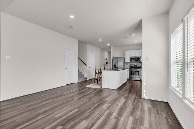 Building Photo - 28130 Aspen Horizon Dr