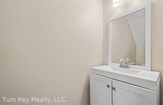 Building Photo - 2 br, 1.5 bath House - 2475 Hampstead Drive