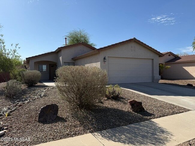 Primary Photo - 8136 N Carefree Wy