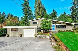 Building Photo - 3-Bedroom Lynnwood Home Near Light Rail with Central A/C & Backyard Oasis