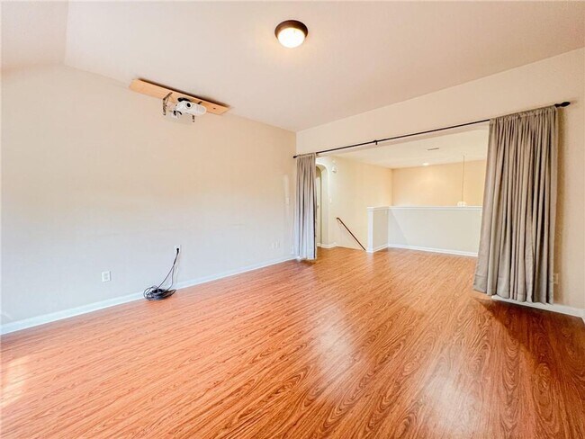 Building Photo - 1009 Hidden View Pl