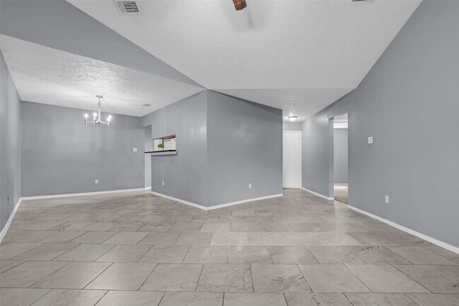 Building Photo - 13915 Old Village Ln