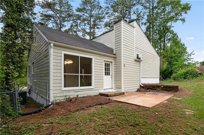 Building Photo - 6118 Plumcrest Rd