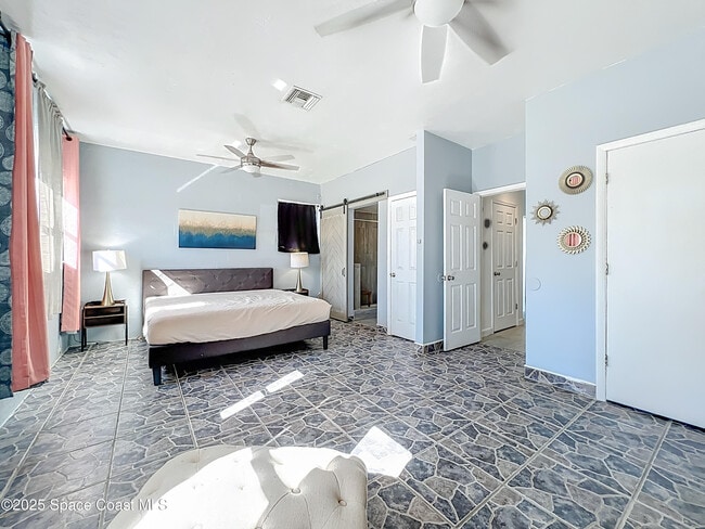 Building Photo - 113 SE 1st St