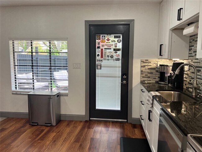 Building Photo - 4702 N Willis St