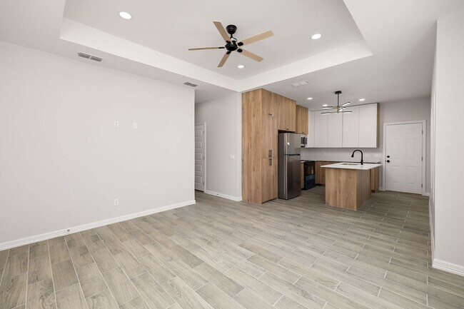 Building Photo - 504 N Alexandrite Ave