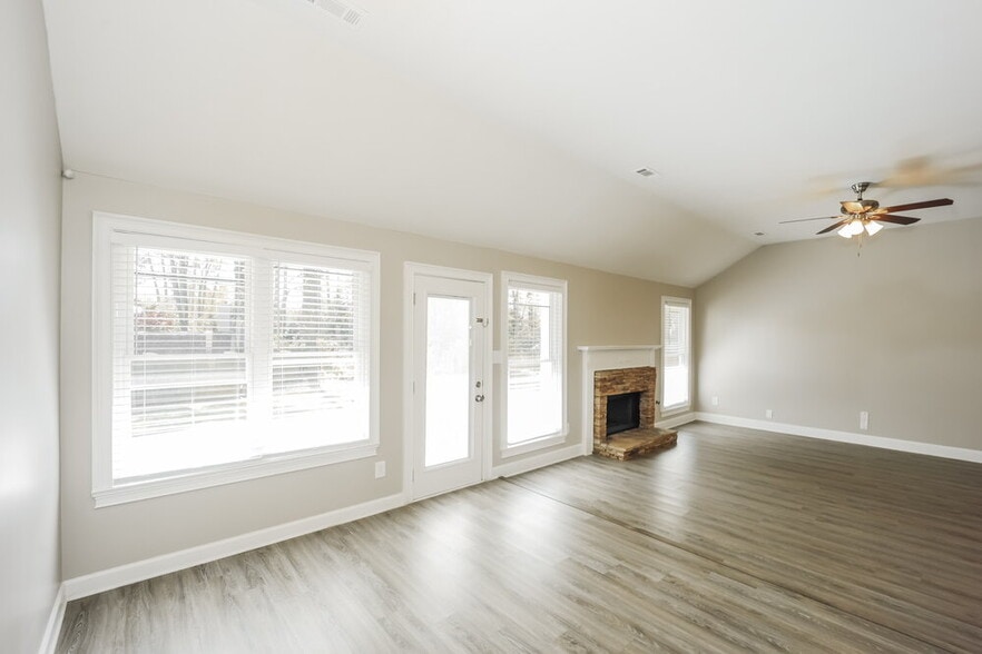 Building Photo - 110 Glenridge Dr