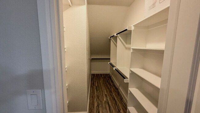 Building Photo - 5950 Hereford Dr