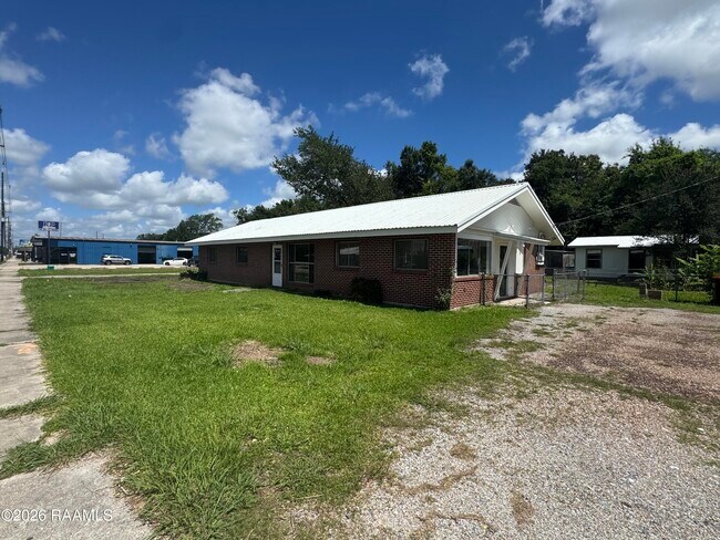 Building Photo - 206 Guilbeau Rd