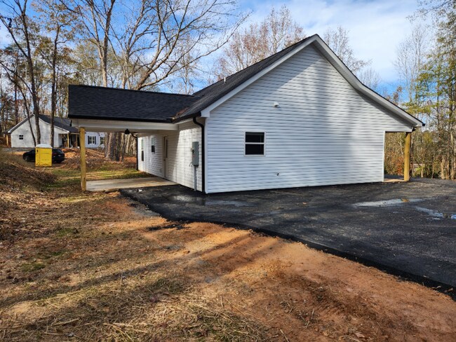 Building Photo - 64 Lumpkin Co Park Rd