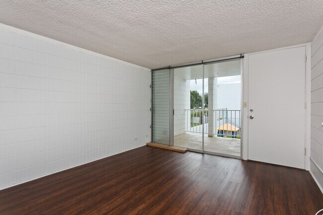 Building Photo - Haiku Hale - 3 bedroom, 2 bathroom, 1 park...
