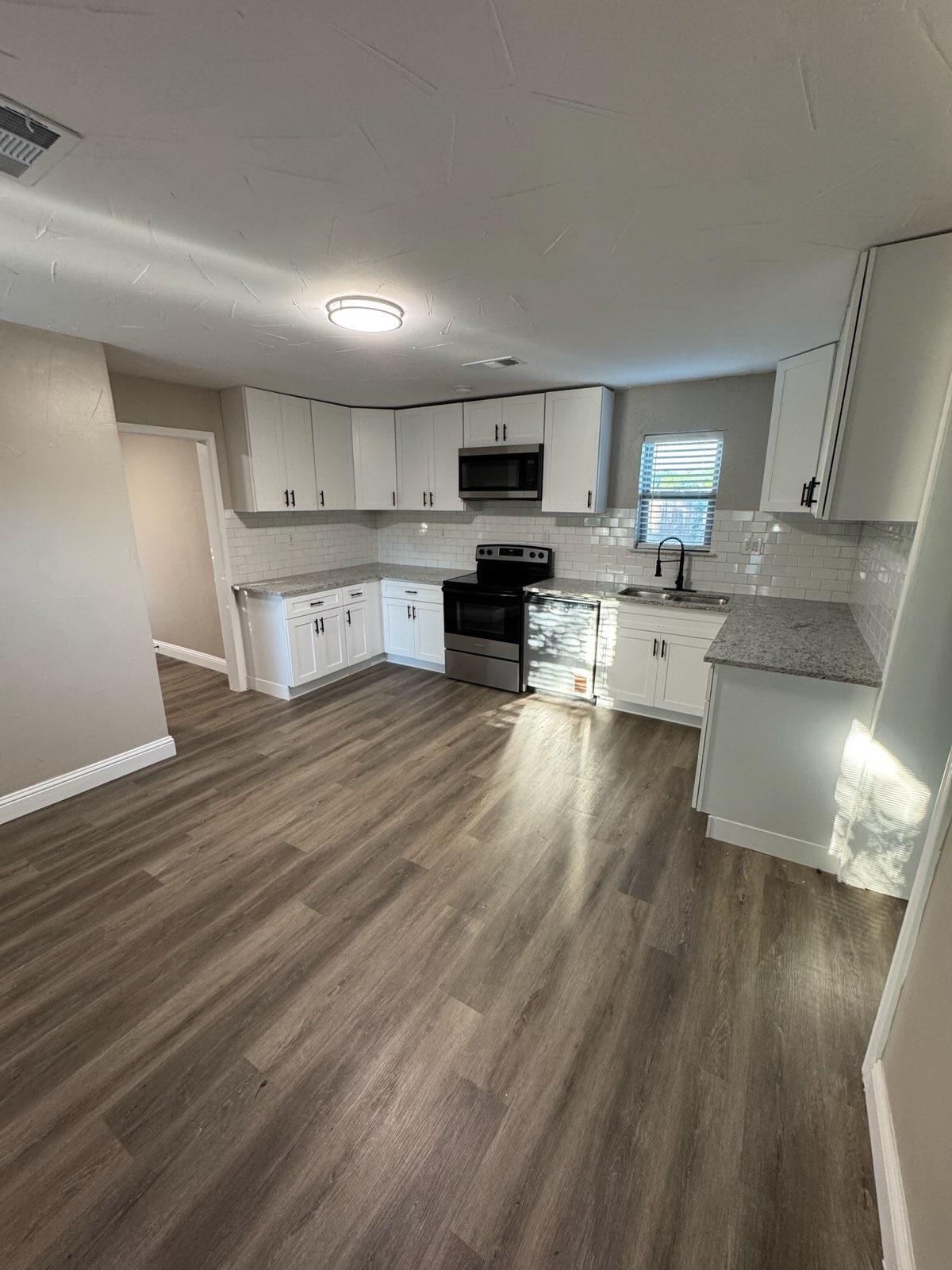 Building Photo - 152 Riverboat Dr