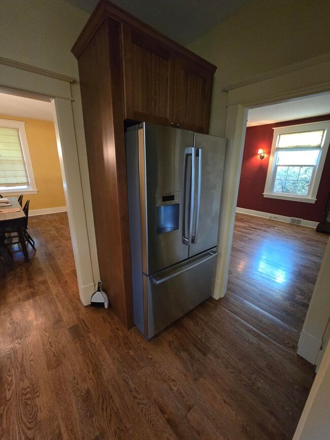 Building Photo - Charming 3-Bedroom Home in Desirable Allis...