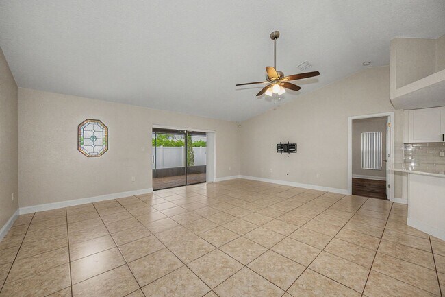 Building Photo - 4449 Foxboro Dr