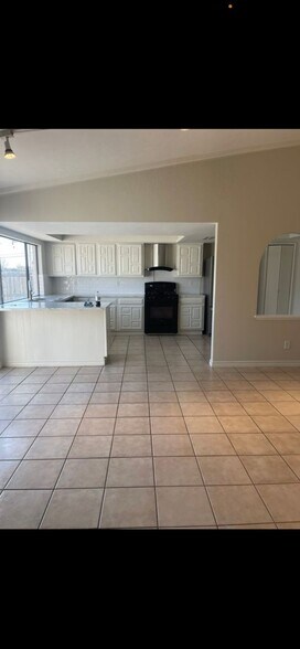 Building Photo - 6500 Chinaberry Trail