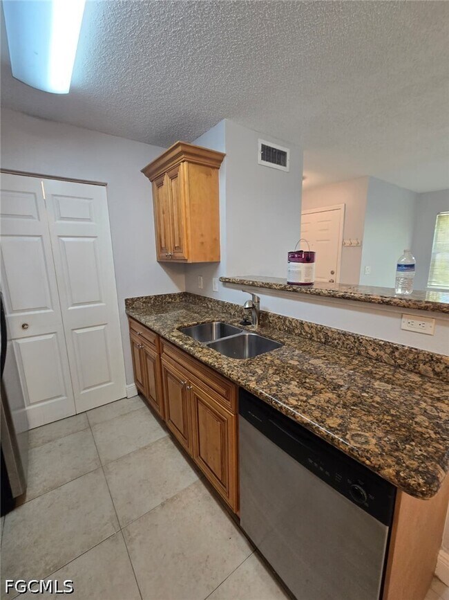 Building Photo - 12591 Equestrian Cir