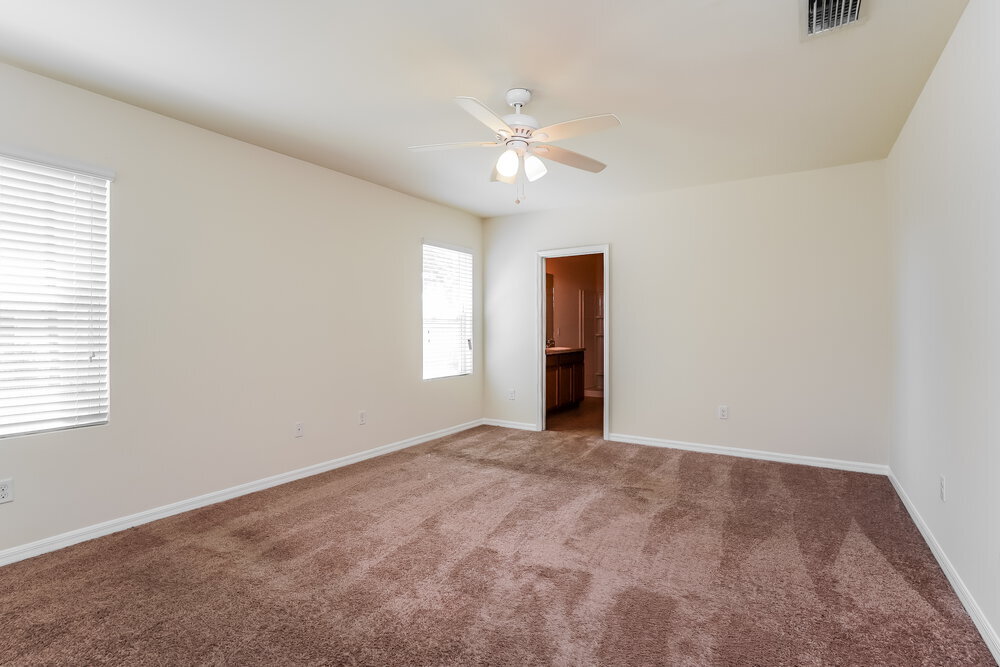 Building Photo - 203 NE 9th Ave