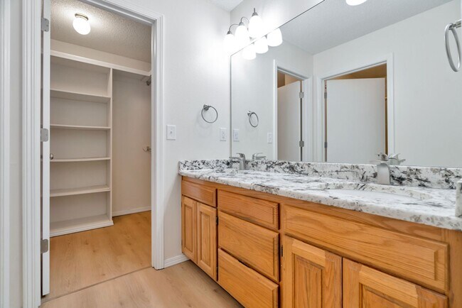 Building Photo - Beautiful 3-bedroom 2 bath Home in Bella Vista!