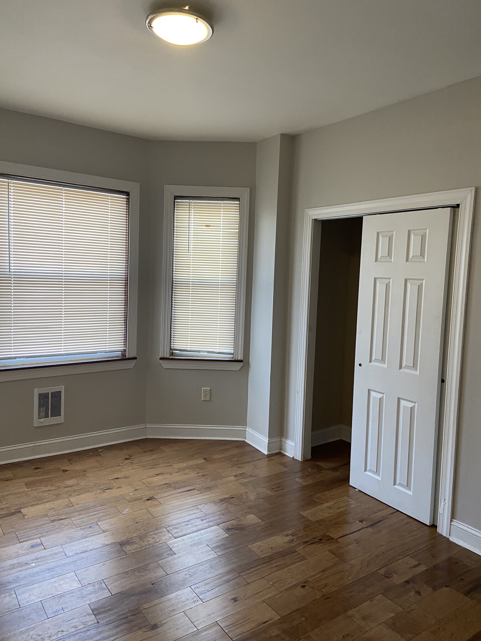 Living room - 3944 N 8th St