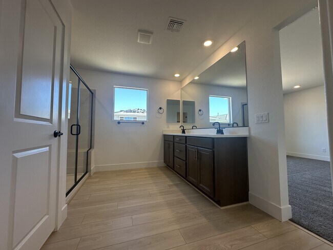 Building Photo - 10273 Digby Fine St