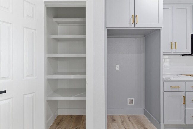 Building Photo - 7040 Kinney St