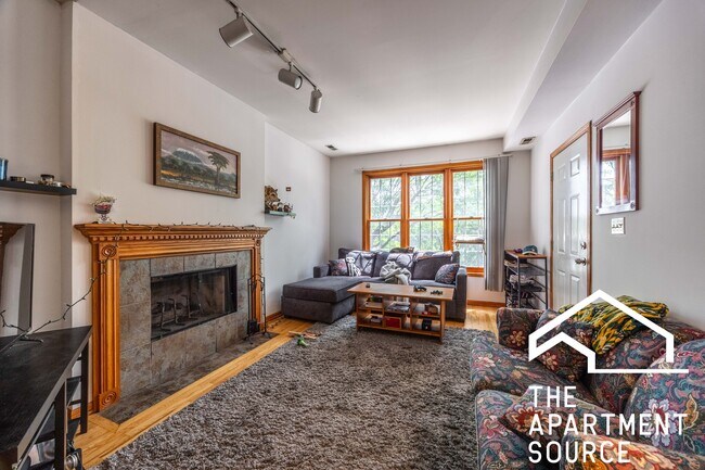 Primary Photo - 918 N Paulina St