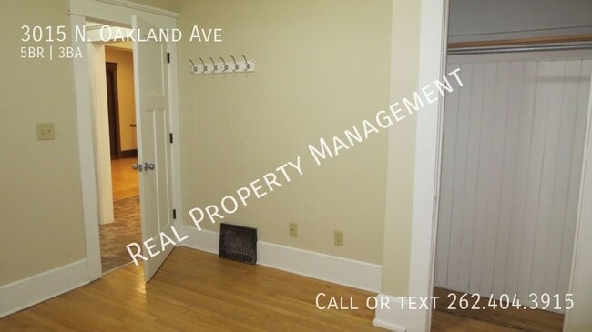 Building Photo - 3015 N Oakland Ave
