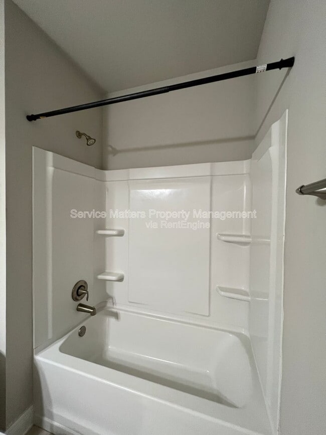 Building Photo - 4533 Oak Orchard Cir