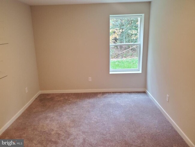 Building Photo - 142 Little Whim Rd