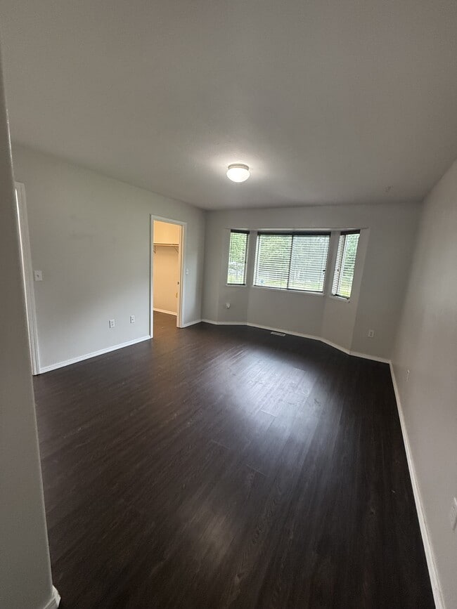Building Photo - 4470 E Birchwood Dr