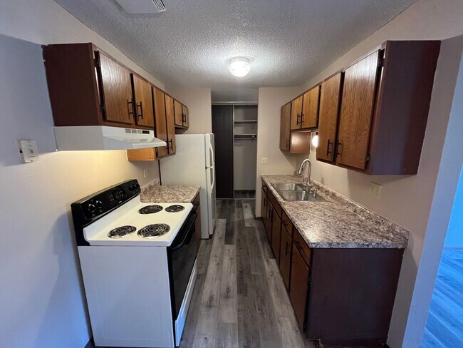 Building Photo - Wonderful 2BR in Peaceful Location 30 minu...