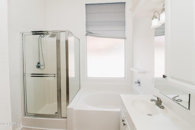 Building Photo - 1375 W Musket Way