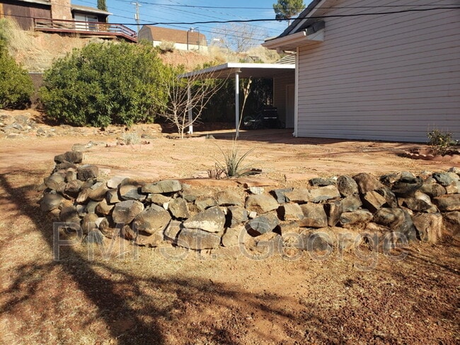 Building Photo - 288 Diagonal St