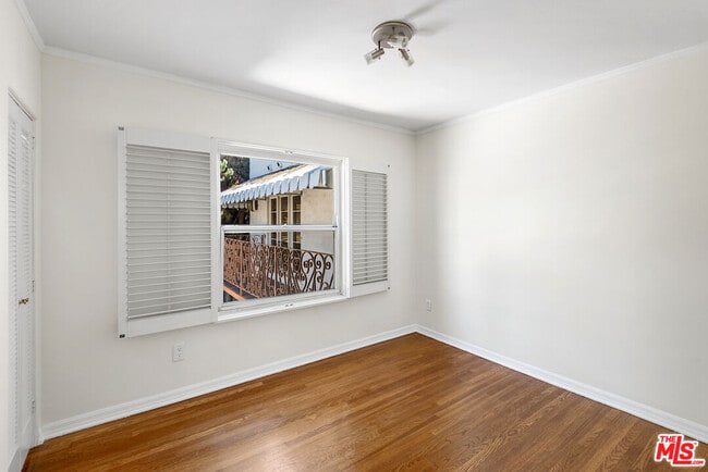 Building Photo - 119 N Orange Dr