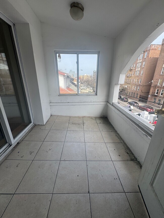 Building Photo - 1870 Harrison Ave