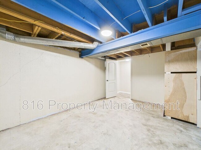 Building Photo - 164-168 Robin Lane
