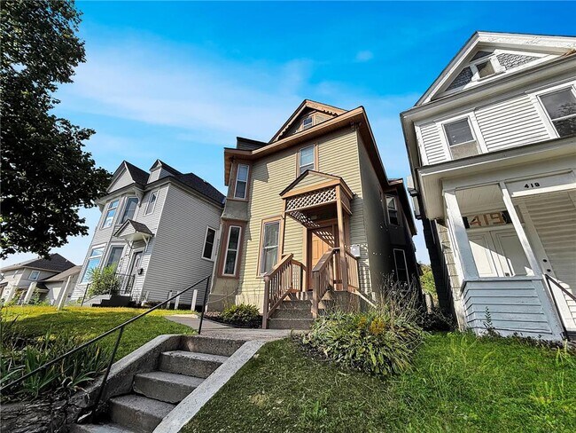 Building Photo - 417 Mt Ida St