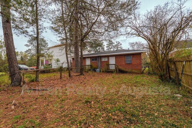 Building Photo - 2165 1/2 Telfair Street