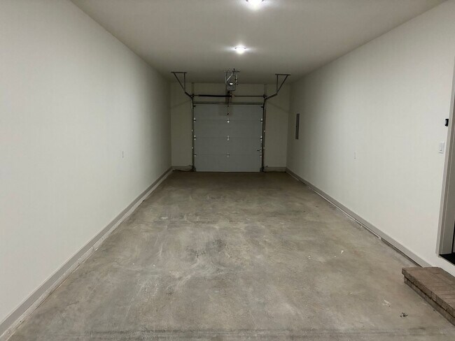 Building Photo - Brand New 2 Bed Home - Springfield MO