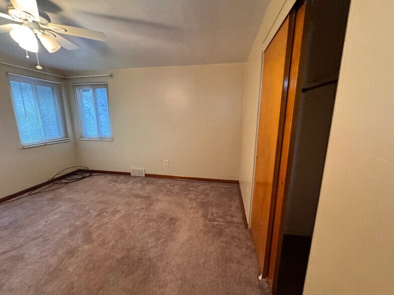 Building Photo - 213 Frankfort Ave