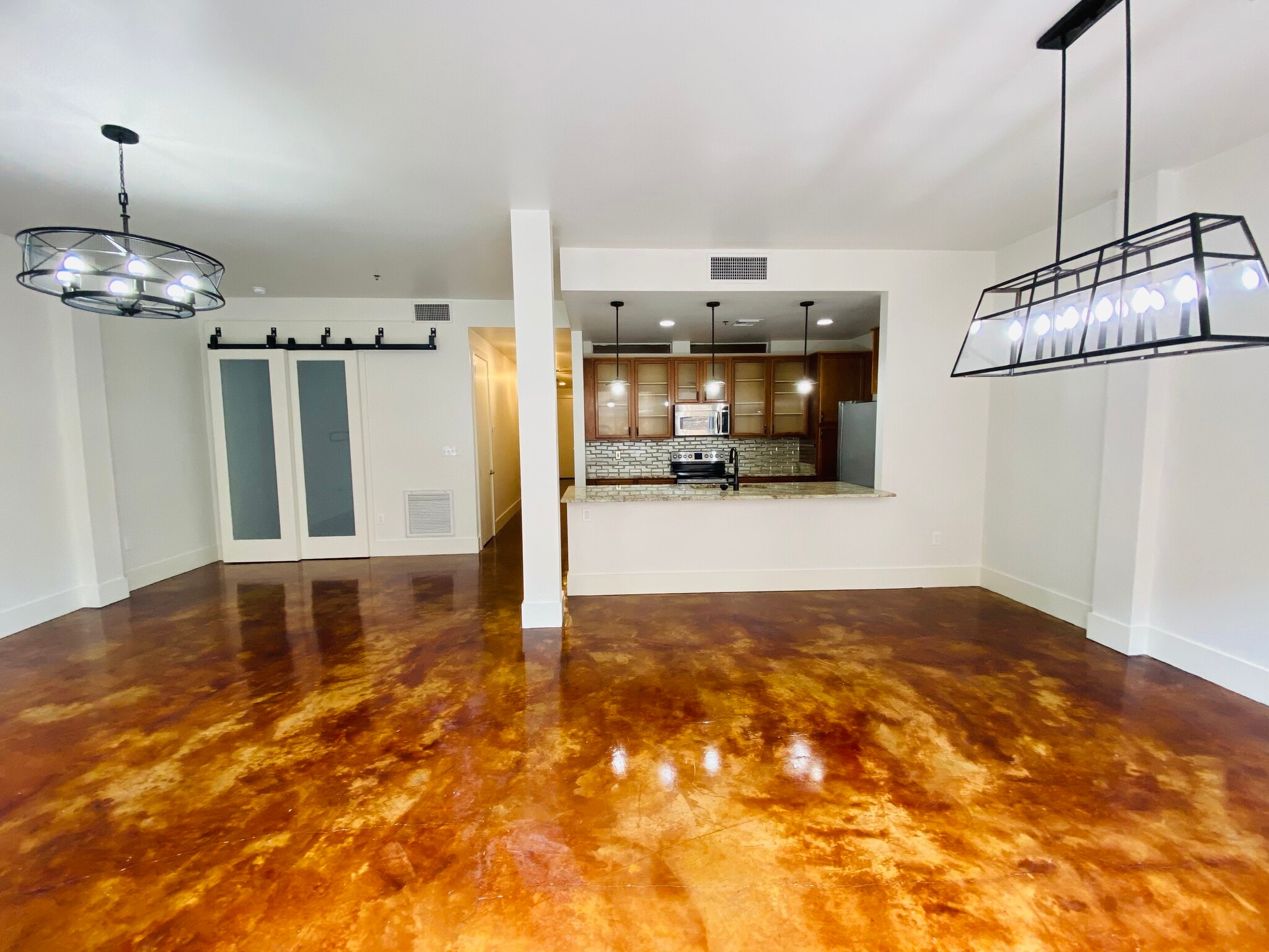 Building Photo - 840 Tchoupitoulas St
