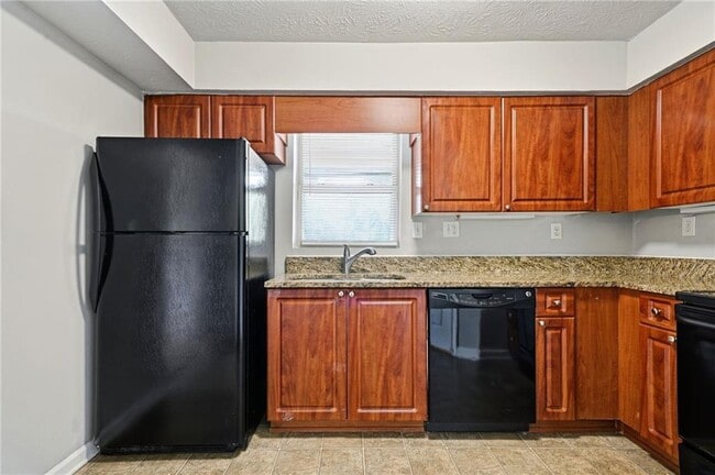 Building Photo - 117 Brittany Ct