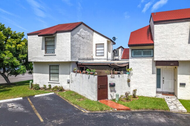 Building Photo - 693 NW 102 Pl