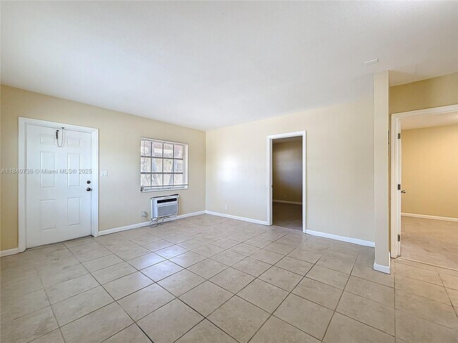 Building Photo - 260 NW 40th Ct