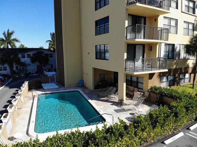 Building Photo - 801 N Ocean Blvd