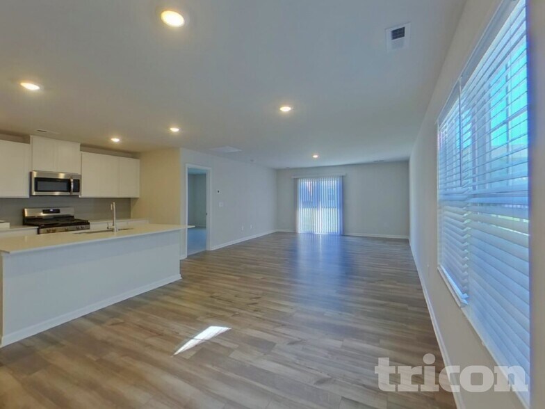 Building Photo - 4018 Rustling Grass Trl