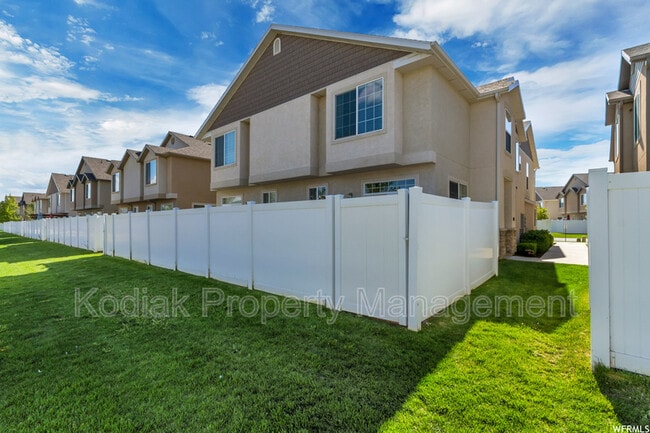 Building Photo - 548 Walton Dr