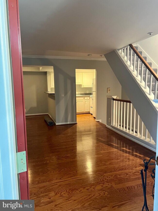 Building Photo - 5705 Chapman Mill Dr