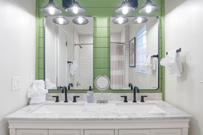 Building Photo - 11126 Quail Rise