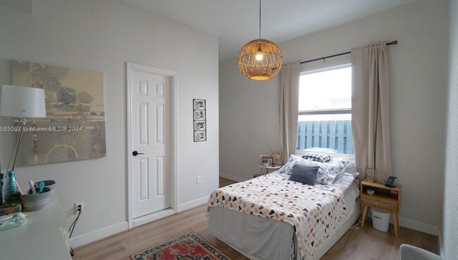 Building Photo - 7031 NW 113th Ct